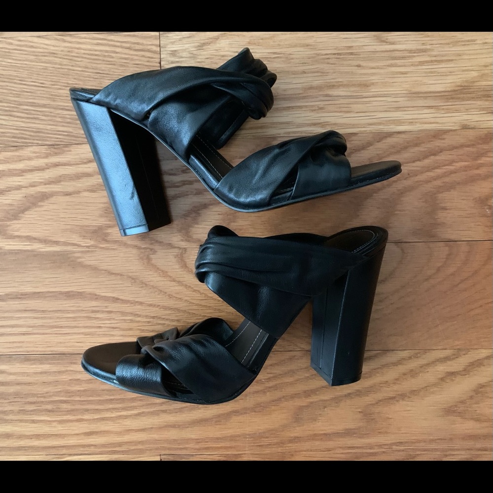 Kendall + Kylie KKDEMY Slide Sandals
